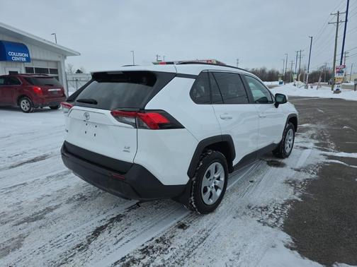2020 Toyota RAV4 LE