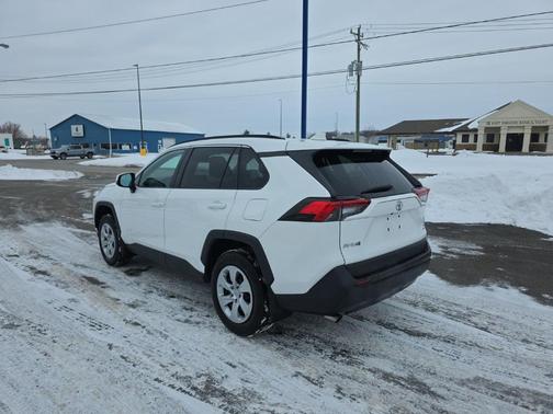 2020 Toyota RAV4 LE