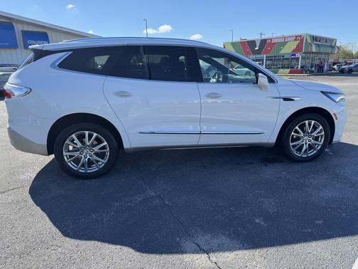 2023 Buick Enclave Essence FWD