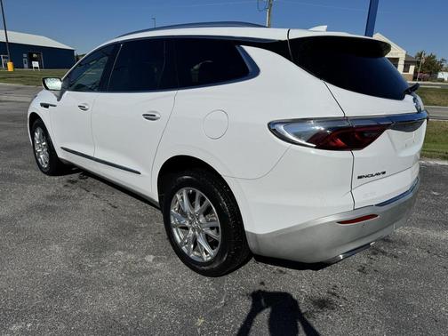 2023 Buick Enclave Essence FWD