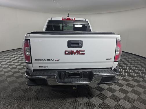 Summit White 2018 GMC Canyon SLT