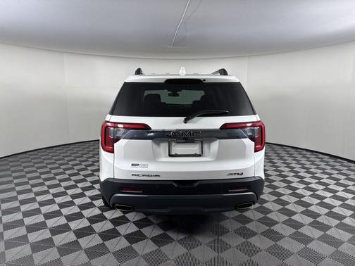 2022 GMC Acadia AWD AT4