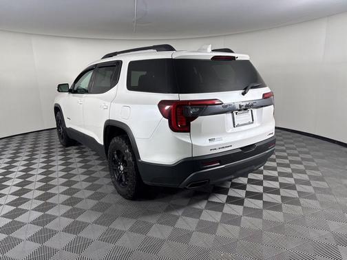 2022 GMC Acadia AWD AT4