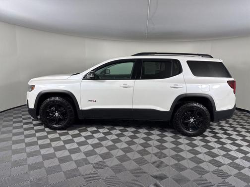 2022 GMC Acadia AWD AT4