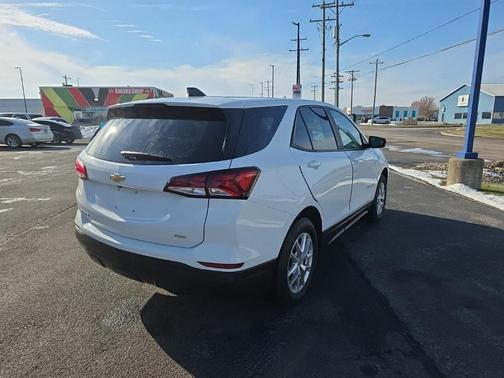 2023 Chevrolet Equinox LS