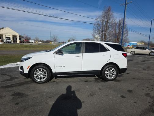 2023 Chevrolet Equinox LS