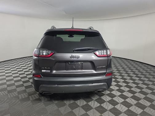 Granite Crystal Metallic Clearcoat 2019 Jeep Cherokee Limited