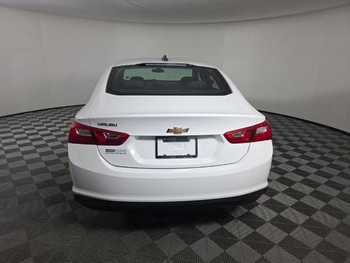 Summit White 2017 Chevrolet Malibu 1LS
