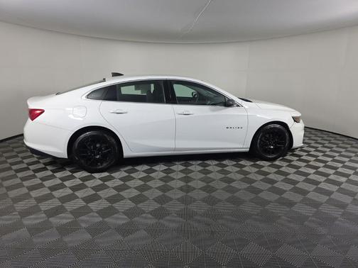 Summit White 2017 Chevrolet Malibu 1LS