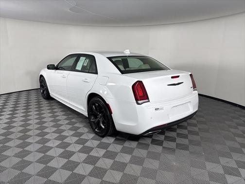 2023 Chrysler 300 Touring