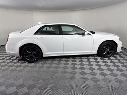 2023 Chrysler 300 Touring