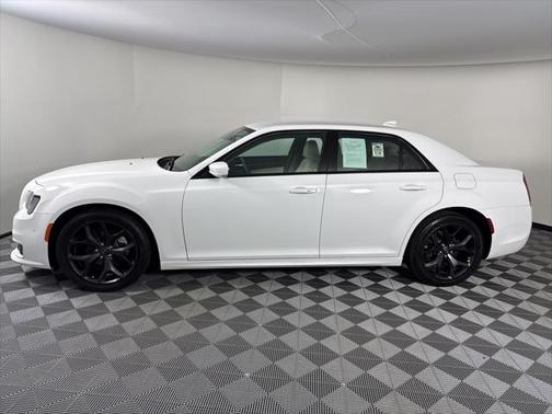 2023 Chrysler 300 Touring