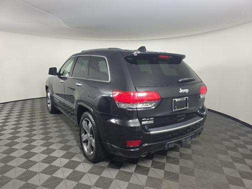 Brilliant Black Crystal Pearlcoat 2015 Jeep Grand Cherokee Overland