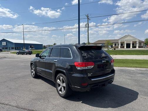 Brilliant Black Crystal Pearlcoat 2015 Jeep Grand Cherokee Overland