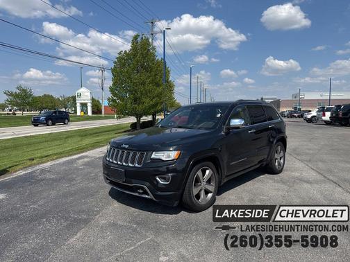 Brilliant Black Crystal Pearlcoat 2015 Jeep Grand Cherokee Overland