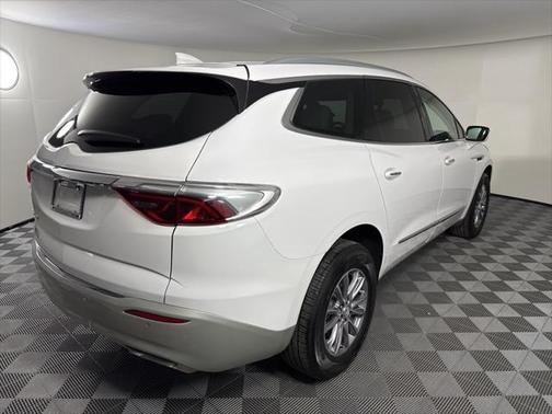 2023 Buick Enclave Essence FWD