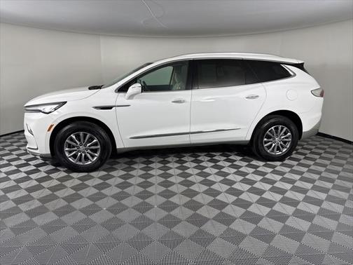 2023 Buick Enclave Essence FWD