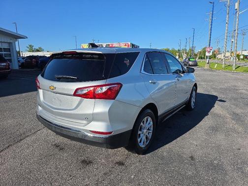Silver Ice Metallic 2019 Chevrolet Equinox 1LT