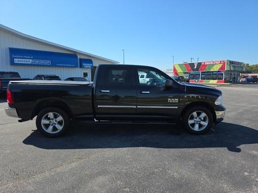 2016 RAM 1500 SLT