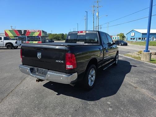 2016 RAM 1500 SLT