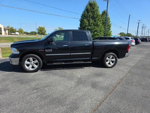 2016 RAM 1500 SLT