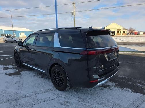 2022 Kia Carnival SX