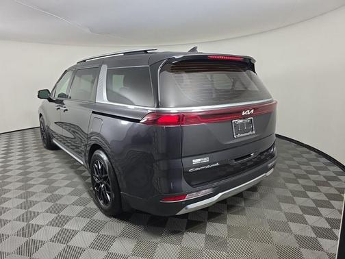 Aurora Black 2022 Kia Carnival SX