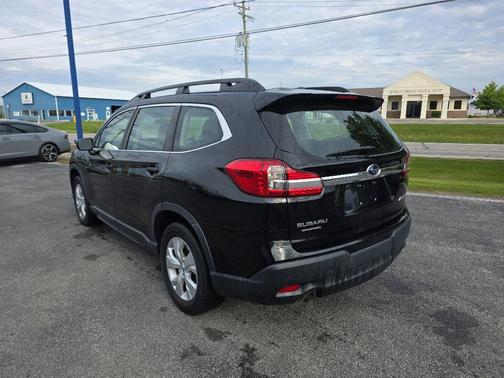 Crystal Black Silica 2021 Subaru Ascent Base 8-Passenger