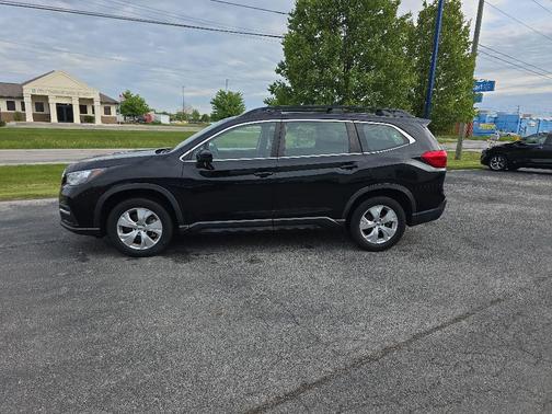 Crystal Black Silica 2021 Subaru Ascent Base 8-Passenger