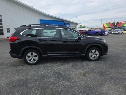 Crystal Black Silica 2021 Subaru Ascent Base 8-Passenger