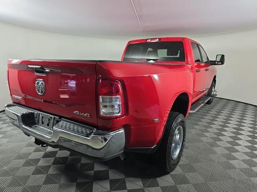 2024 RAM 3500 Big Horn Crew Cab 4x4 8' Box