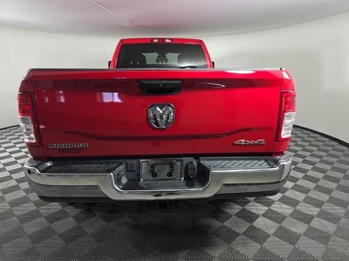 2024 RAM 3500 Big Horn Crew Cab 4x4 8' Box