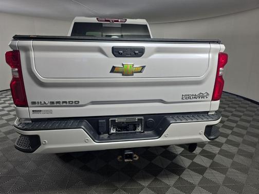 White 2024 Chevrolet Silverado 2500 High Country
