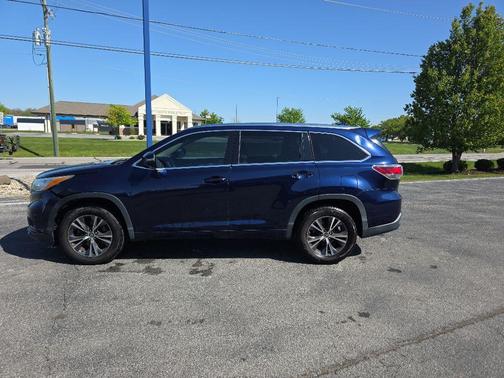 Nautical Blue Metallic 2016 Toyota Highlander XLE