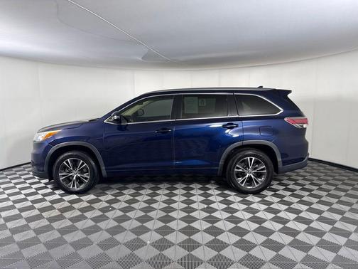 Nautical Blue Metallic 2016 Toyota Highlander XLE