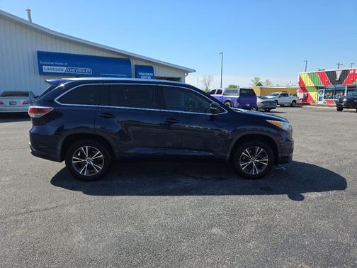 Nautical Blue Metallic 2016 Toyota Highlander XLE