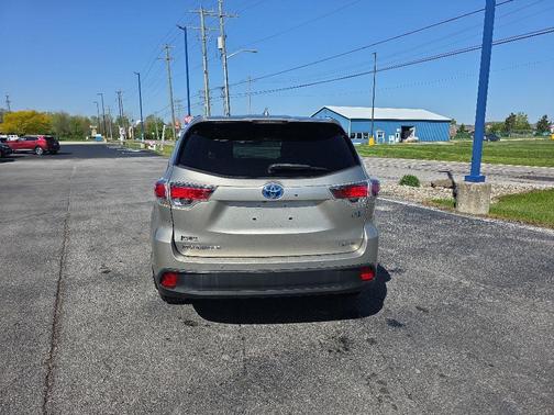 Creme Brulee 2014 Toyota Highlander Hybrid Platinum