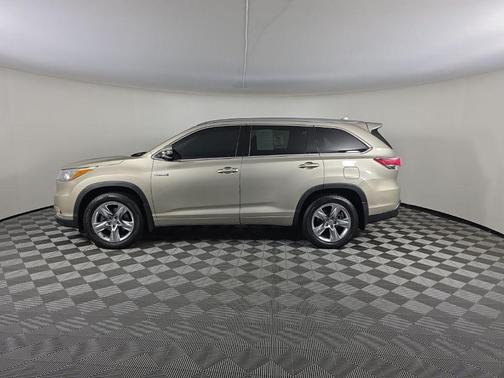 Creme Brulee 2014 Toyota Highlander Hybrid Platinum