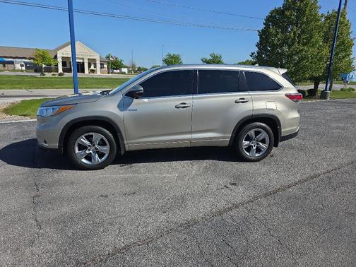 Creme Brulee 2014 Toyota Highlander Hybrid Platinum