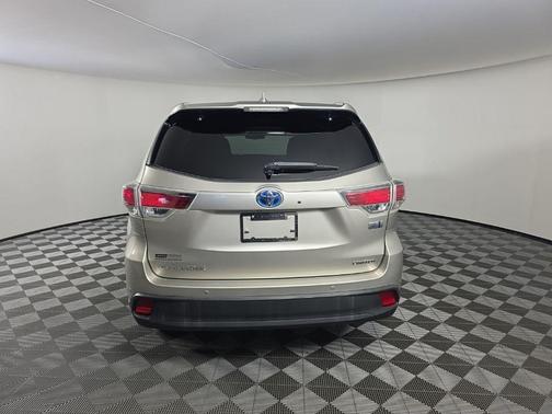 Creme Brulee 2014 Toyota Highlander Hybrid Platinum
