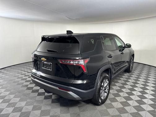 Mosaic Black Metallic 2025 Chevrolet Equinox 1LT