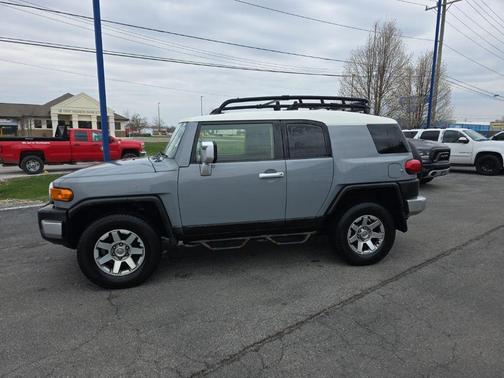 Cement 2014 Toyota FJ Cruiser Base