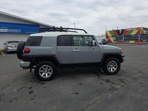 Cement 2014 Toyota FJ Cruiser Base
