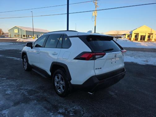 2022 Toyota RAV4 XLE