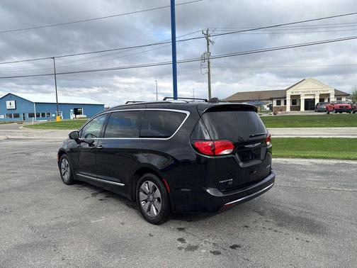 2020 Chrysler Pacifica Hybrid Limited