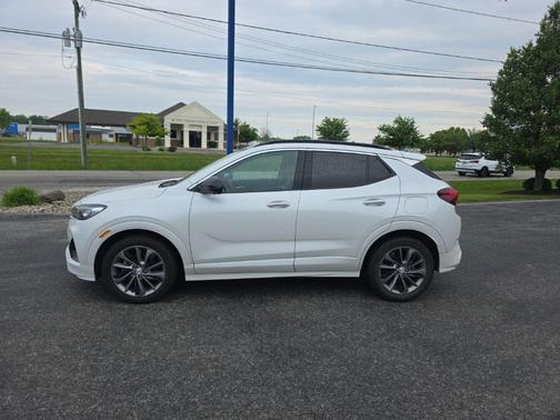 White Frost Tricoat 2021 Buick Encore GX Essence