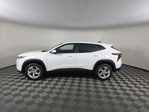 Summit White 2026 Chevrolet Trax LS
