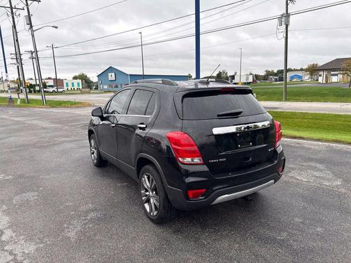 Mosaic Black Metallic 2017 Chevrolet Trax Premier