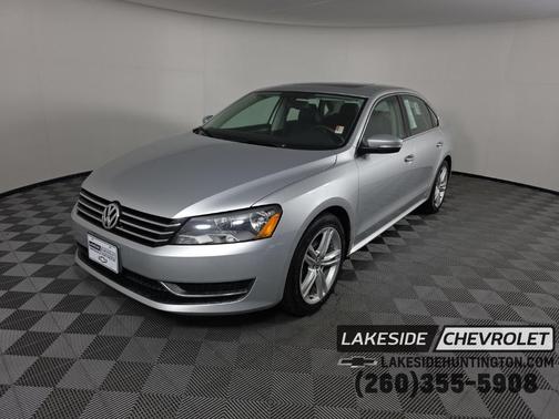 2014 Volkswagen Passat 1.8T Auto SE w/Sunroof & Nav