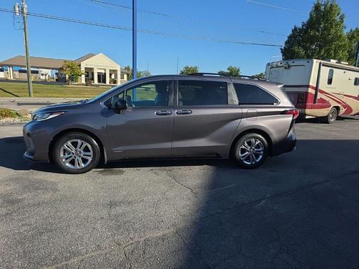 Predawn Gray Mica 2021 Toyota Sienna XSE 7 Passenger